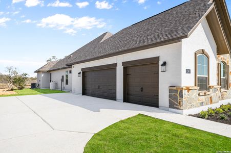 New construction Single-Family house 241 Stone Lp, Castroville, TX 78009 plan 2674 - image 3