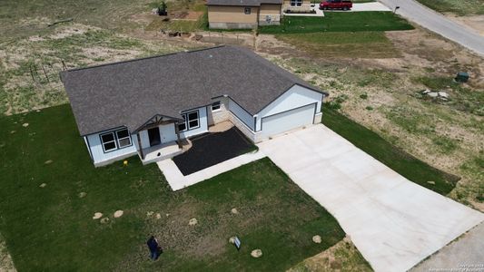 New construction Single-Family house 202 Colonial Lane, La Vernia, TX 78121 - photo 3 3