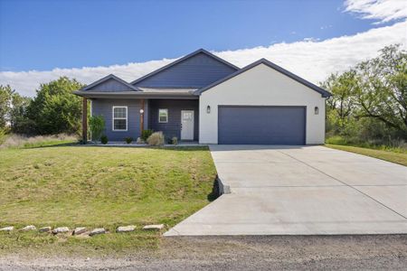 New construction Single-Family house 5707 Stonegate Cir, Granbury, TX 76048 - image