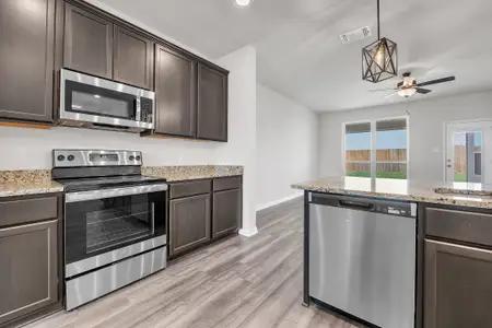 New construction Single-Family house 432 Honeydew Wy, Seguin, TX 78155 plan The 1613 - image 8