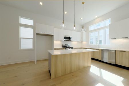 New construction Single-Family house 303 Marcella Street, Unit E, Houston, TX 77091 - photo 8 8