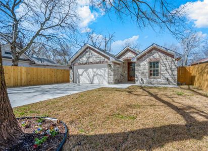 New construction Single-Family house 1006 W Brown, Ennis, TX 75119 null- photo 1 1