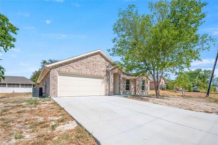 New construction Single-Family house 114 Half Moon Wy, Runaway Bay, TX 76426 null- photo 2 2