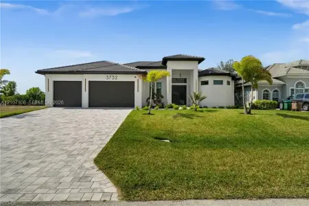 New construction Single-Family house 3732 Sw 17Th Ave, Cape Coral, FL 33914 - image