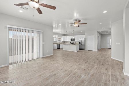 New construction Single-Family house 9460 W Hartigan Ln, Arizona City, AZ 85123 null- photo 13 13