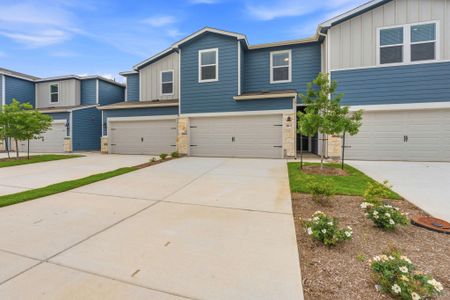 New construction Townhouse house 164 Cinnabar Ln, Unit 2, Kyle, TX 78640 plan The Waterloo (175) - image