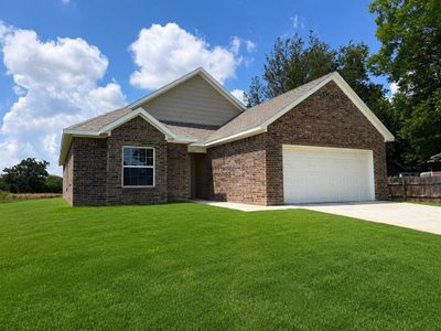 New construction Single-Family house 600 Crockett Dr, Cleburne, TX 76033 - image