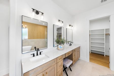 New construction Single-Family house 456 Rio Azul, Bandera, TX 78063 - image 3