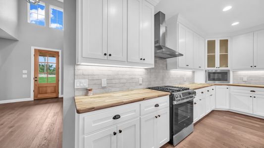 New construction Single-Family house 906 Perkins Rd, Poolville, TX 76487 plan Carraway - image 8