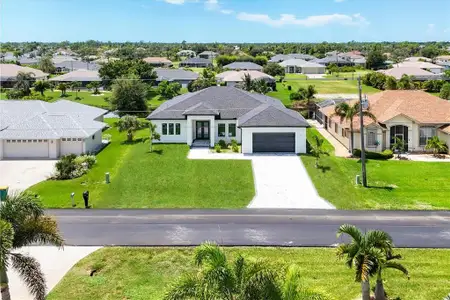 New construction Single-Family house 177 Medalist Rd, Rotonda West, FL 33947 - image