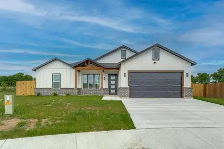 New construction Single-Family house 592 Highview Ct, Godley, TX 76044 - image