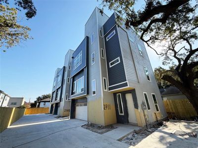 New construction Single-Family house 2711 Dennis Street, Houston, TX 77004 - photo 0