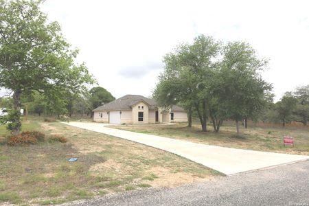 New construction Single-Family house 193 Oak Fields Dr, Floresville, TX 78114 - image