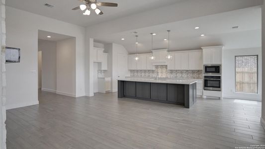 New construction Single-Family house 122 Post Oak, Castroville, TX 78009 Design 2895W- photo 8 8