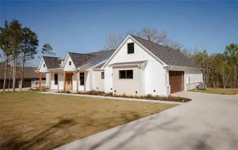 New construction Single-Family house 13970 Cedar Vista Ln, Tyler, TX 75704 - image