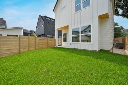 New construction Single-Family house 2914 E 13Th St, Unit 1, Austin, TX 78702 null- photo 35 35