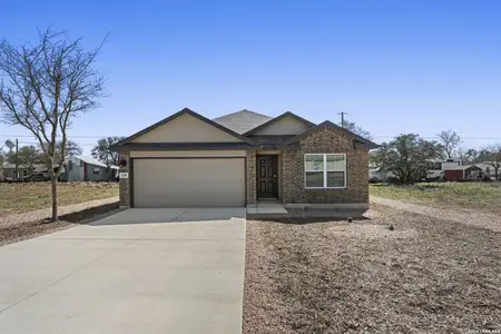 New construction Single-Family house 138 Lilli'S Ln, Comfort, TX 78013 plan The Bryant - image