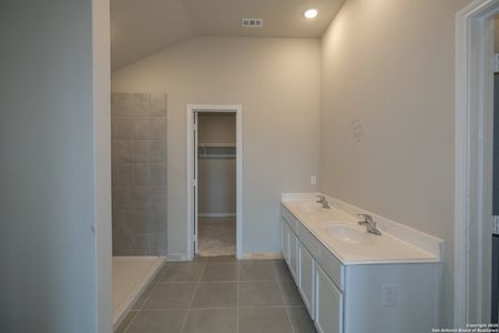 New construction Single-Family house 2828 Whiskey Pass, Seguin, TX 78155 Freestone- photo 5 5