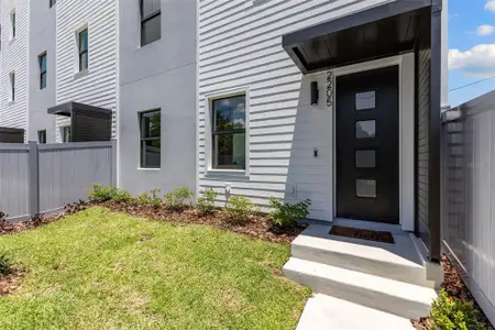 New construction Townhouse house 2211 16Th St N, St. Petersburg, FL 33704 - image