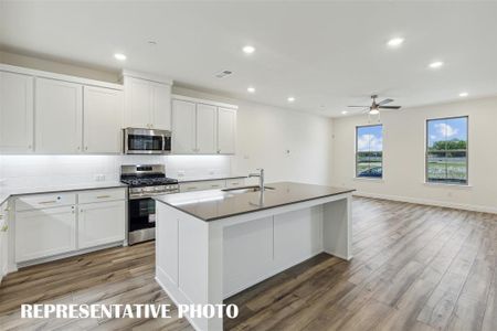 New construction Townhouse house 226 Dylan Wy, Midlothian, TX 76065 - image 5