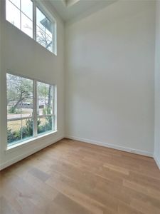 New construction Single-Family house 9603 Carousel Ln, Houston, TX 77080 - image 16