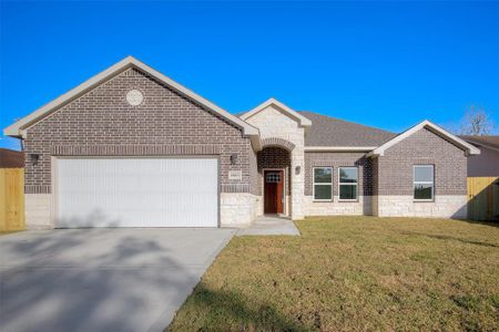 New construction Single-Family house 6007 Ledbetter Street, Houston, TX 77087 - photo 0