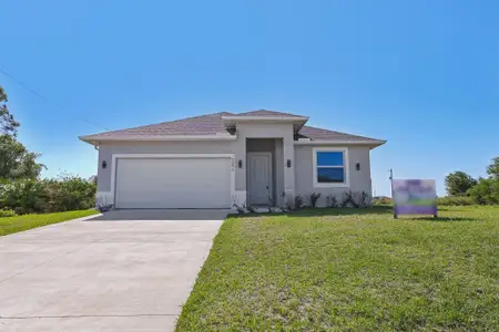 New construction Single-Family house 9006 S Castle Cir, Labelle, FL 33935 - image