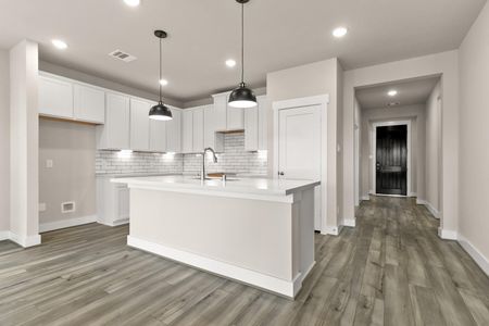 New construction Single-Family house 21119 Iberian Magpie Trl, Tomball, TX 77377 plan Ironwood II - image 6