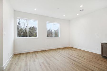 New construction Single-Family house 1602 W Tidwell Rd, Houston, TX 77091 null- photo 11 11