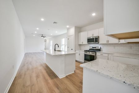 New construction Single-Family house 12827 Hannah Springs Ln, Magnolia, TX 77354 plan Burlington II H - image 12