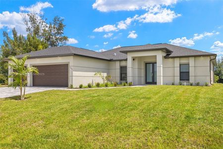 New construction Single-Family house 2933 Se Santa Barbara Pl, Cape Coral, FL 33904 - image