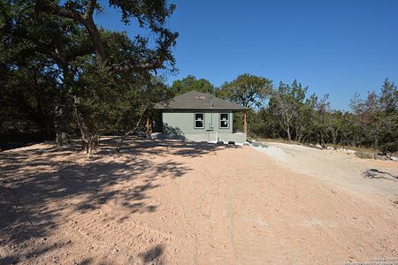 New construction Single-Family house 235 Shallow Springs Dr., Spring Branch, TX 78070 Parrot- photo 0