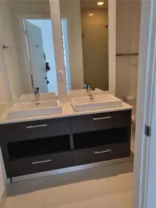 New construction Condo house 45 Sw 9Th St, Unit 4303, Miami, FL 33130 - image