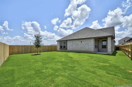 New construction Single-Family house 128 Red Oak, Castroville, TX 78009 Monet Plan- photo 17 17