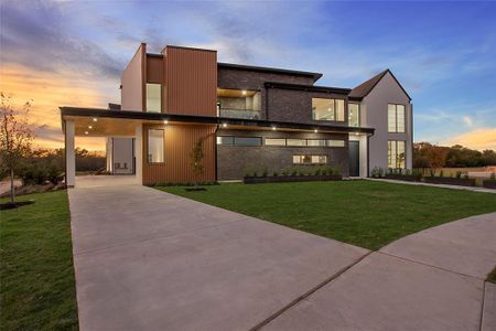 Contemporary house with a yard