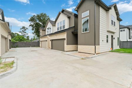 New construction Single-Family house 6539 Sealey St, Houston, TX 77091 - image