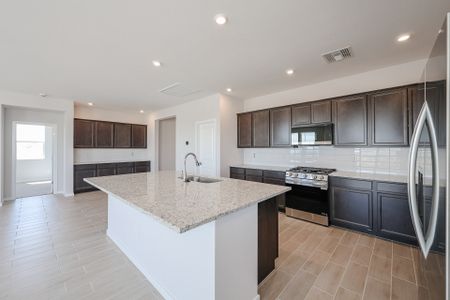 New construction Single-Family house 12470 N 304th Dr, Buckeye, AZ 85396 plan Carlsbad - image 7