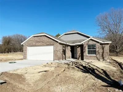 New construction Single-Family house 902 N Rusk St, Weatherford, TX 76116 - image