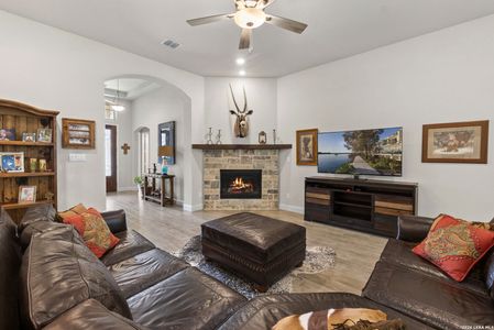 New construction Single-Family house 29347 Kearney Rdg, Boerne, TX 78015 - image 19