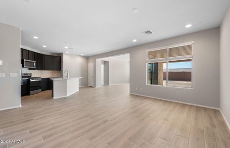 New construction Single-Family house 7203 W Bent Tree Dr, Peoria, AZ 85383 Sagebrush- photo 5 5