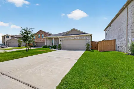 New construction Single-Family house 8111 Star Terrace Dr, Cypress, TX 77433 - image