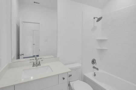 Windrose Green: Bristol Collection by Lennar in Angleton - image 5