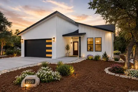 New construction Single-Family house 1210 Fernwood Rd, Fischer, TX 78623 - image