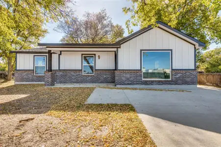 New construction Single-Family house 5728 Wilkes Dr, Fort Worth, TX 76119 - image