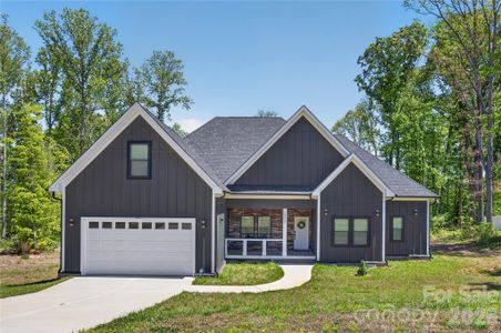 New construction Single-Family house 2002 Plain Field Dr, Bessemer City, NC 28016 - image