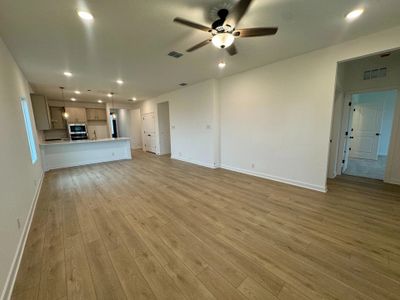 New construction Single-Family house 14814 Lower Pass, San Antonio, TX 78252 plan Brodie - image 18