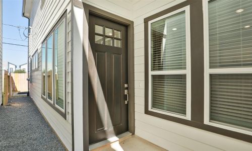 New construction Townhouse house 119A E 43Rd St, Houston, TX 77018 Independence Series - 1894- photo 0