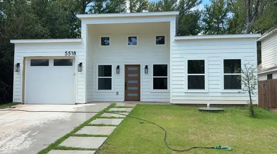 New construction Single-Family house 5518 Cold Water Trl, Granbury, TX 76048 - image