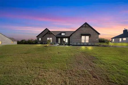 New construction Single-Family house 407 Indian Creek Rd, Van Alstyne, TX 75495 plan Mockingbird - image