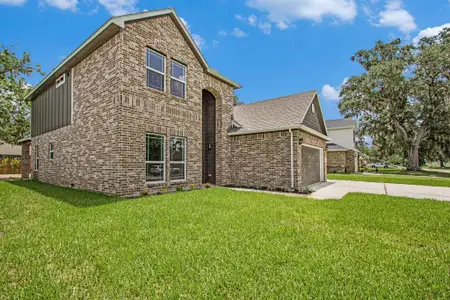 New construction Single-Family house 2239 Lakewood Dr, West Columbia, TX 77486 plan Stonewall - image